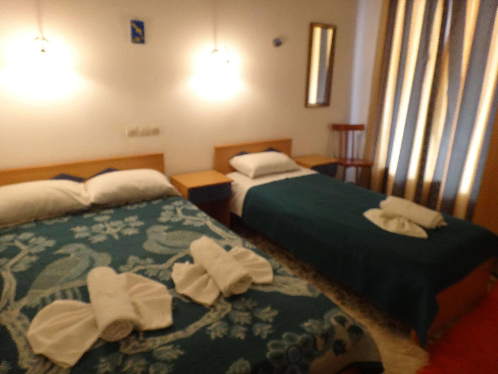 Sofia Rooms Loutra Edipsou  Exterior photo