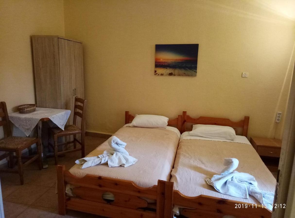 Sofia Rooms Loutra Edipsou  Exterior photo
