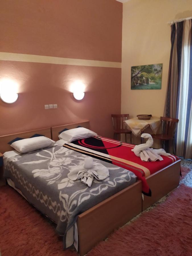 Sofia Rooms Loutra Edipsou  Exterior photo
